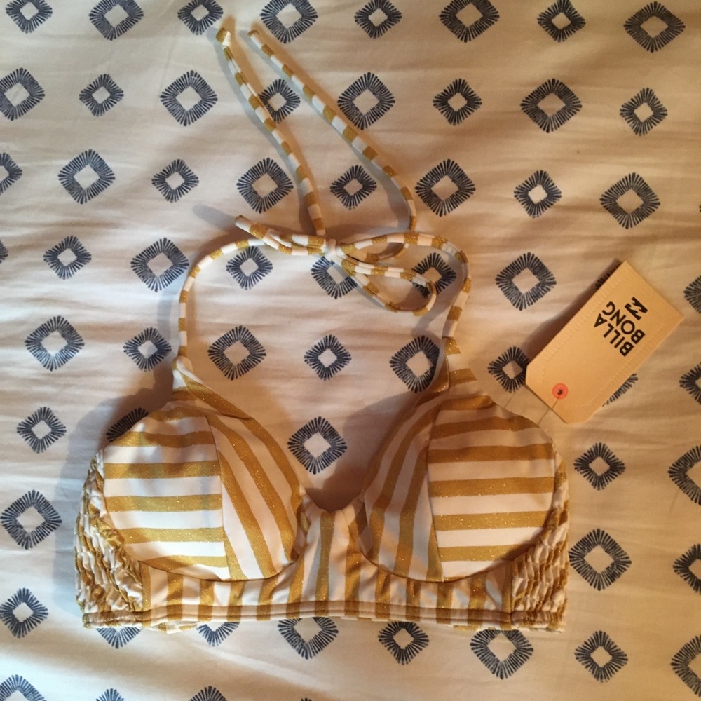 SOLD Billabong bikini top